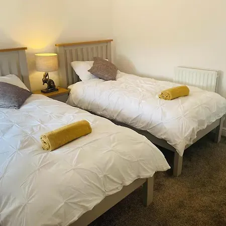 Idyllic Sleeps 4 Pet Friendly בית נופש
