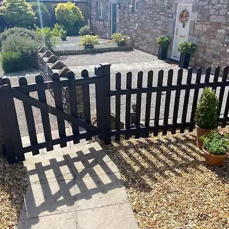 Idyllic Sleeps 4 Pet Friendly Kirkby Thore