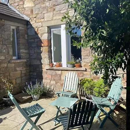 Idyllic Sleeps 4 Pet Friendly Casa de Férias *