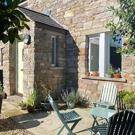 Idyllic Sleeps 4 Pet Friendly Casa de Férias