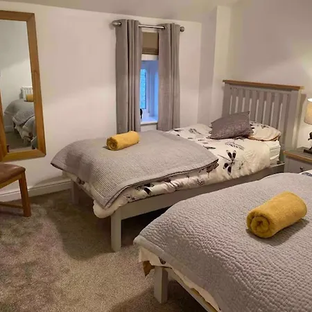 Idyllic Sleeps 4 Pet Friendly Kirkby Thore